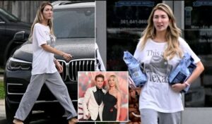 Liam Payne's girlfriend Kate Cassidy emerges in public for the first time since posting about her grief for One Direction star after his tragic balcony fall...see more